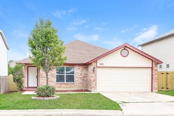 8011 Chestnut Barr Dr Converse, TX 78109